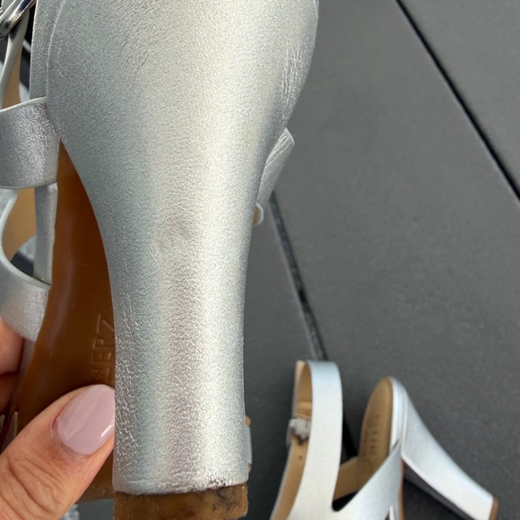 Naturalizer Heels Dee Silver Metallic Strappy Size 7W Wide Slingback - Picture 14 of 16